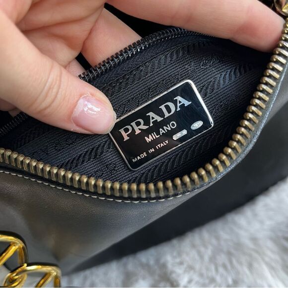 PRADA Black Leather Gold Hobo Baguette Re Edition Galleria Shoulder Bag - Picture 15 of 16